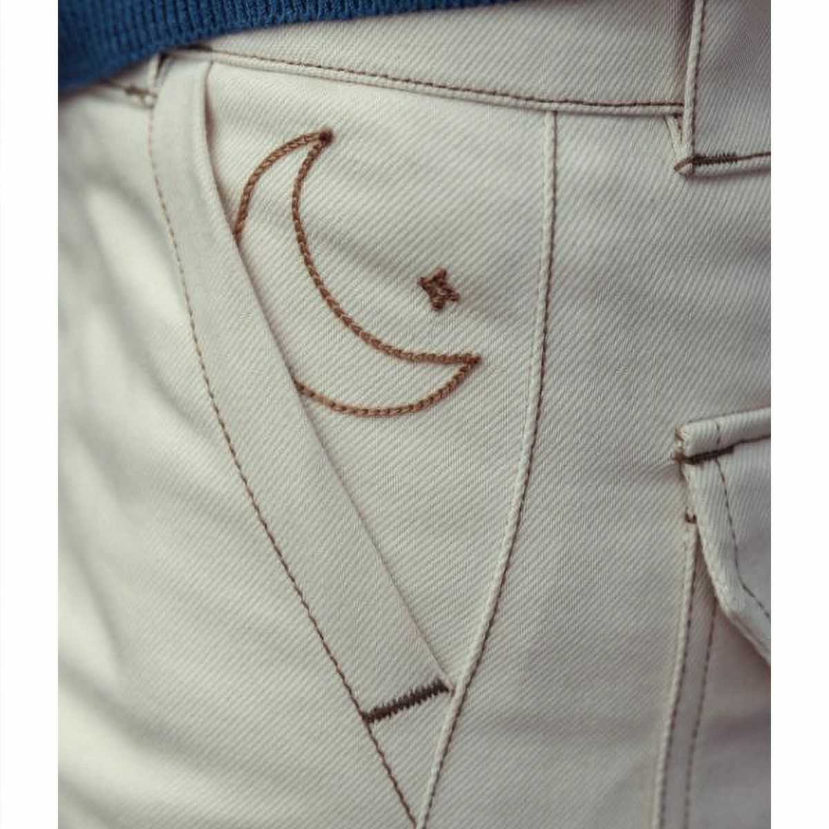 WILDUST｜オーバーランド カーゴパンツ｜チノ・カーゴ｜エクリュ｜モデル着用