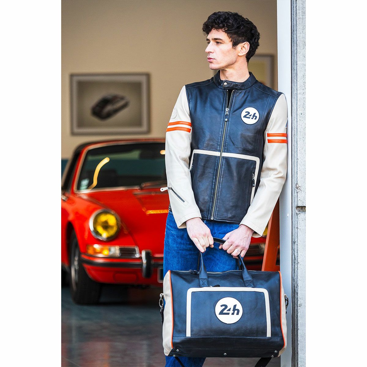 CLASSIC LEGEND MOTORS｜ル・マン 24時間レース AUSTIN レザーバッグ 48H｜ボストンバッグ｜ブラック｜モデル着用