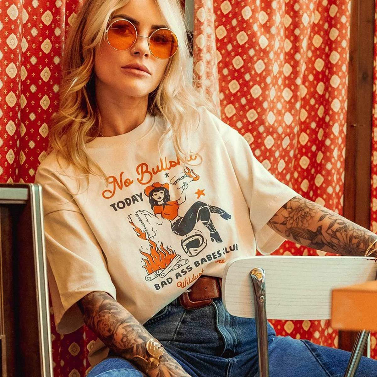 WILDUST｜ノー ブルシット ワイド シャツ｜Tシャツ｜エクリュ｜モデル着用