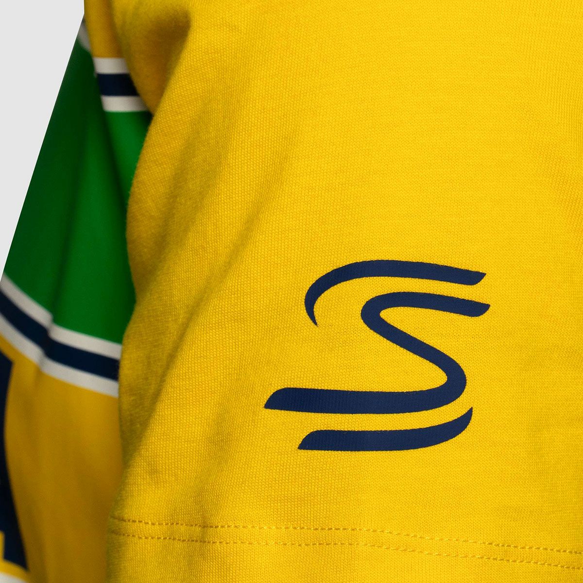 AyrtonSenna｜アイルトン・セナ ハッシュタグ Tシャツ｜イエロー｜モデル着用