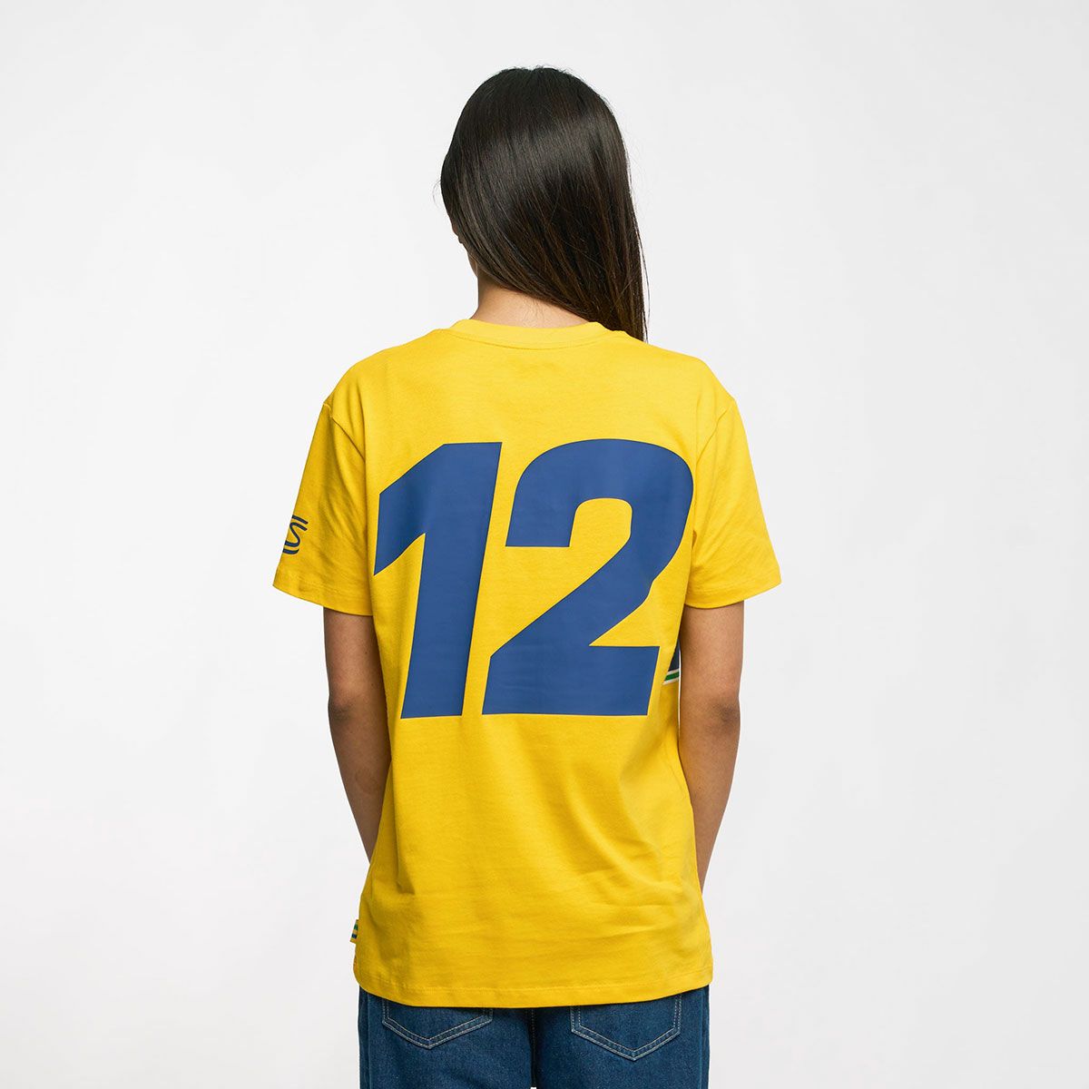 AyrtonSenna｜アイルトン・セナ ハッシュタグ Tシャツ｜イエロー｜モデル着用