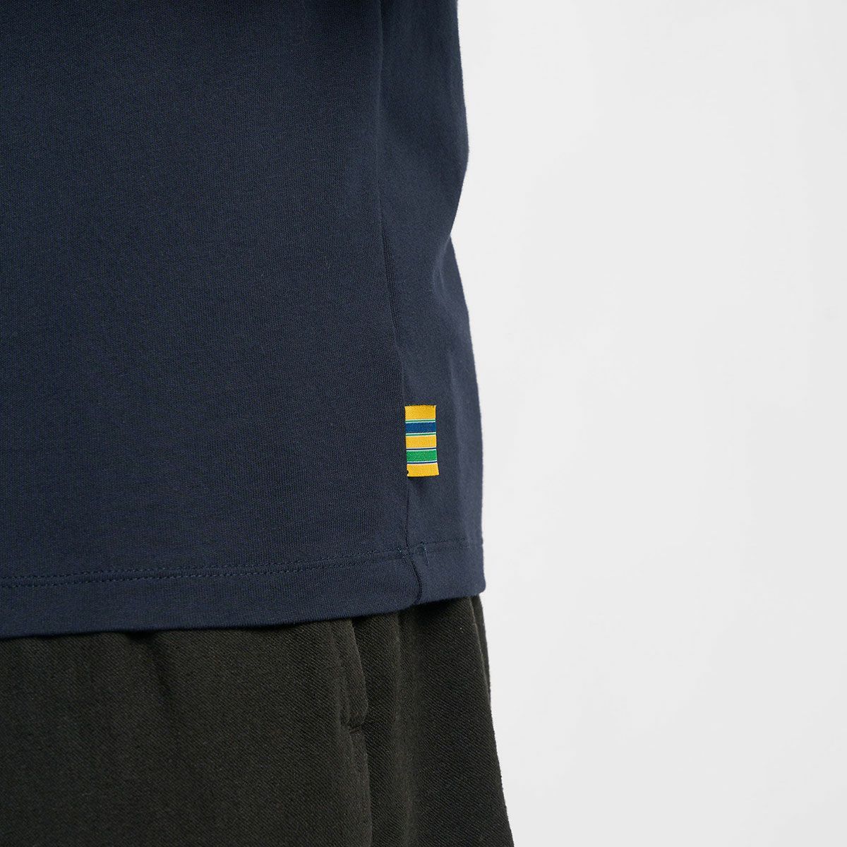 AyrtonSenna｜アイルトン・セナ 12 グラフィック Tシャツ｜ネイビー｜モデル着用