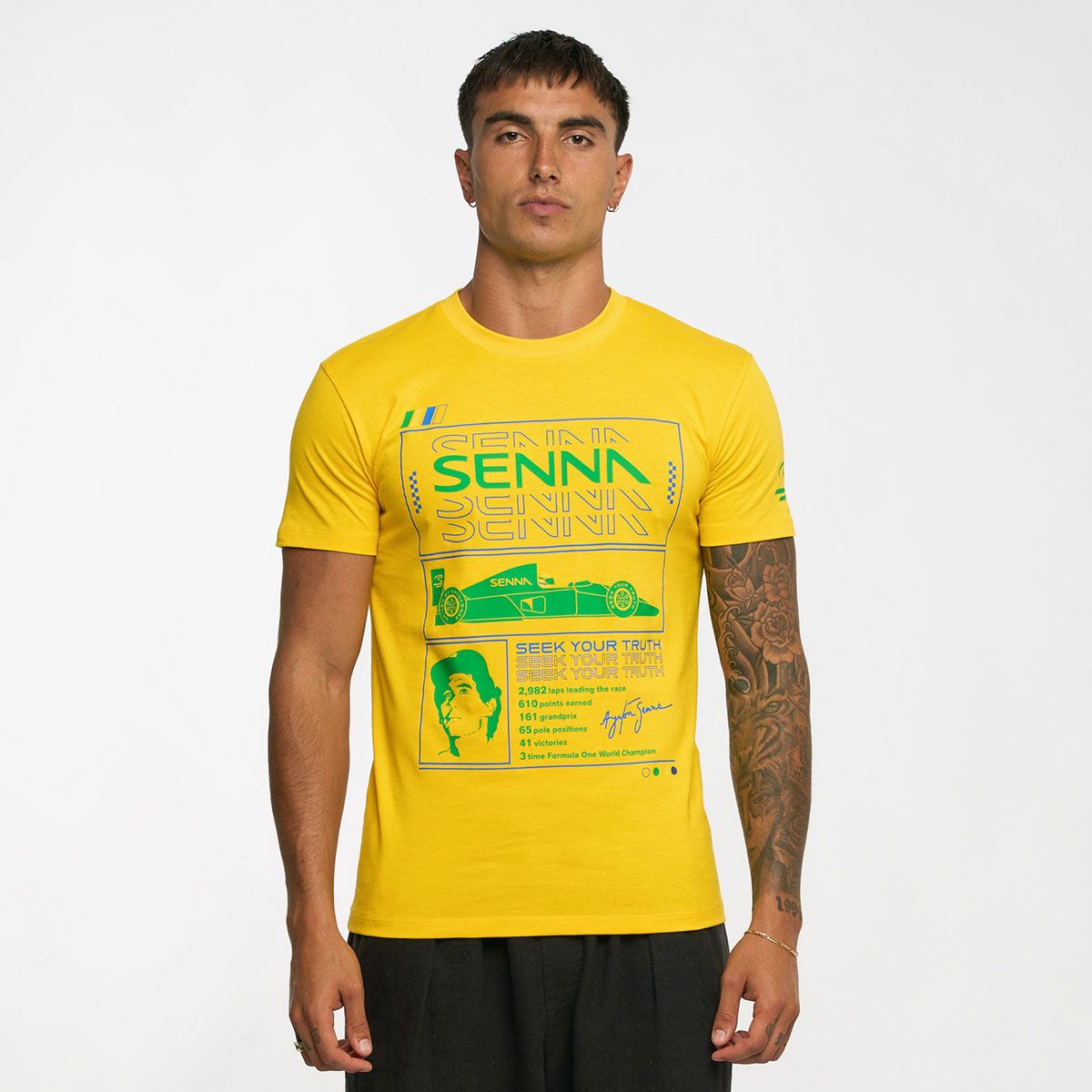 AyrtonSenna｜アイルトン・セナ レース Tシャツ｜イエロー｜モデル着用