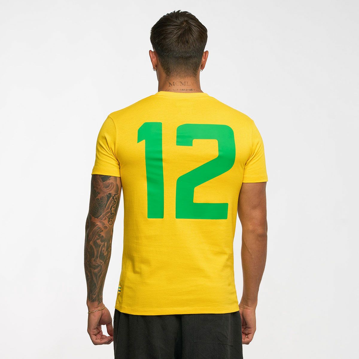 AyrtonSenna｜アイルトン・セナ レース Tシャツ｜イエロー｜モデル着用