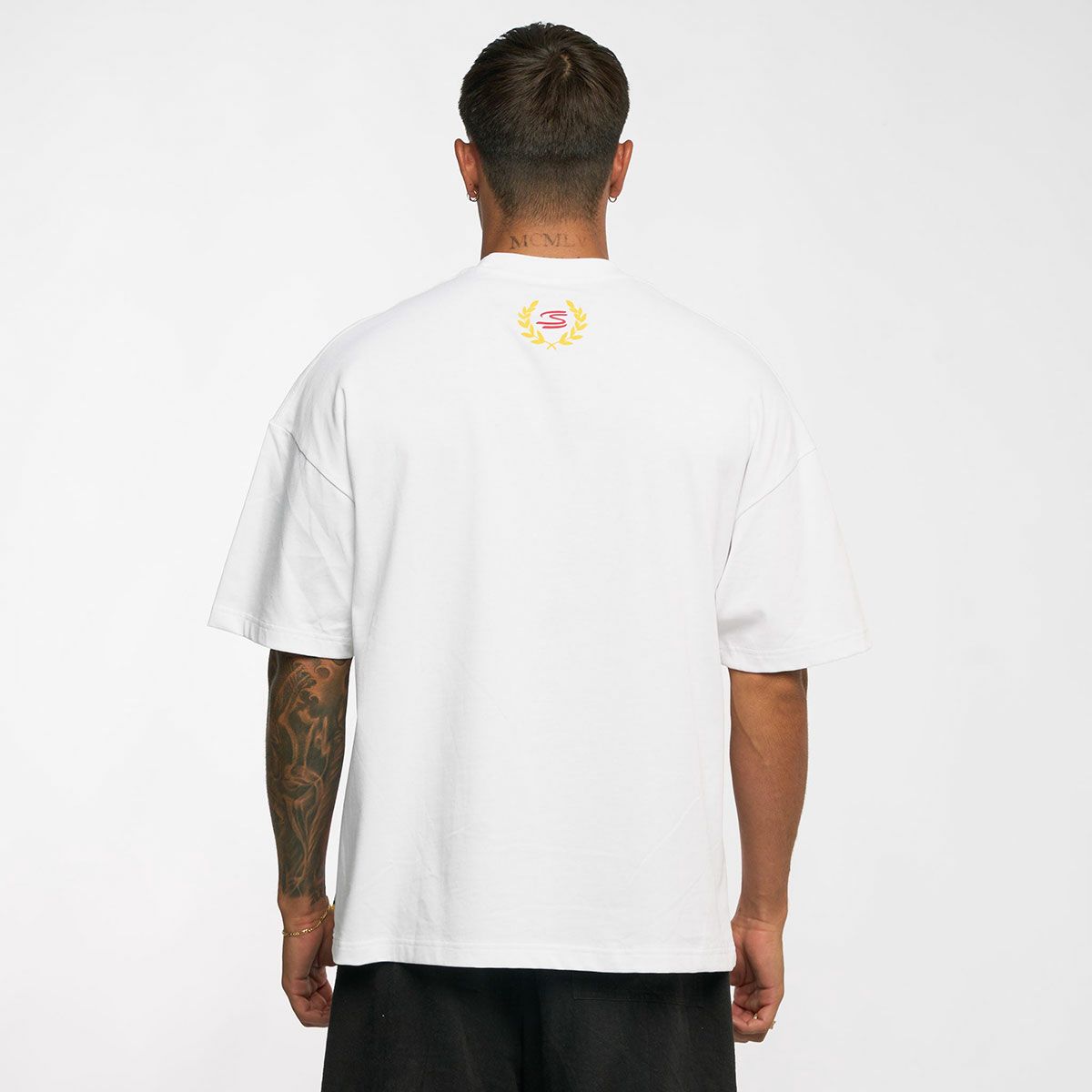 AyrtonSenna｜アイルトン・セナ エクストリーム オーバーサイズ セニーニャ Tシャツ｜ホワイト｜モデル着用