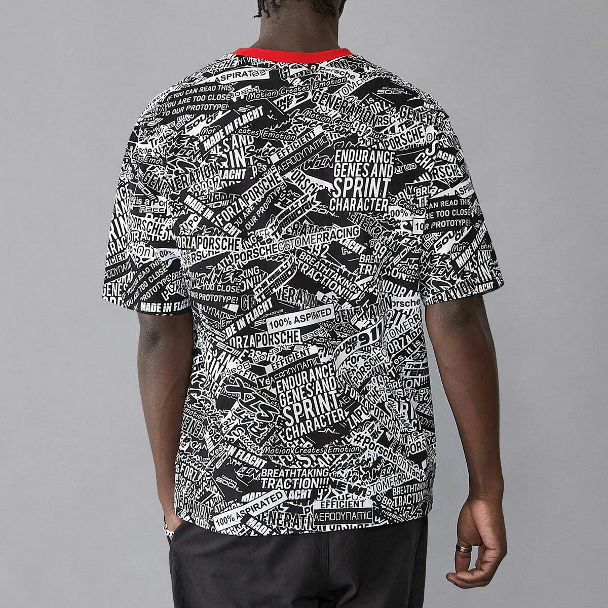 PORSCHE｜ポルシェ モータースポーツ FW オーバーサイズ Tシャツ｜ブラック×レッド｜モデル着用