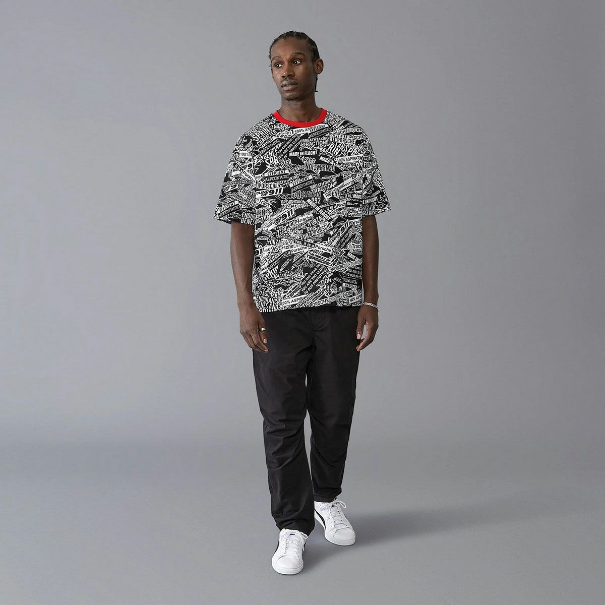 PORSCHE｜ポルシェ モータースポーツ FW オーバーサイズ Tシャツ｜ブラック×レッド｜モデル着用