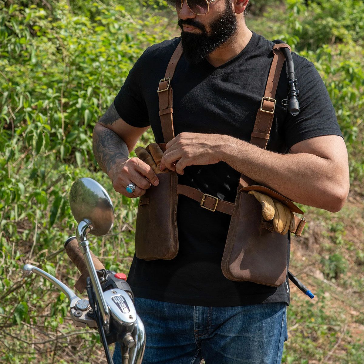 Trip Machine｜サースト エイド キット オールレザー｜その他雑貨｜モカ｜モデル着用