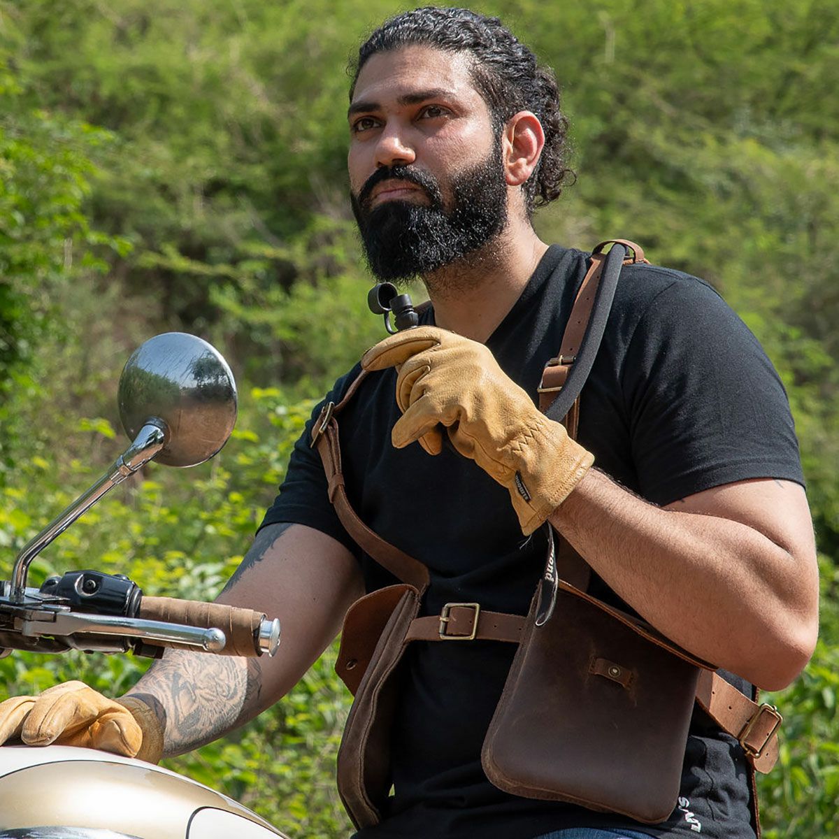 Trip Machine｜サースト エイド キット オールレザー｜その他雑貨｜モカ｜モデル着用