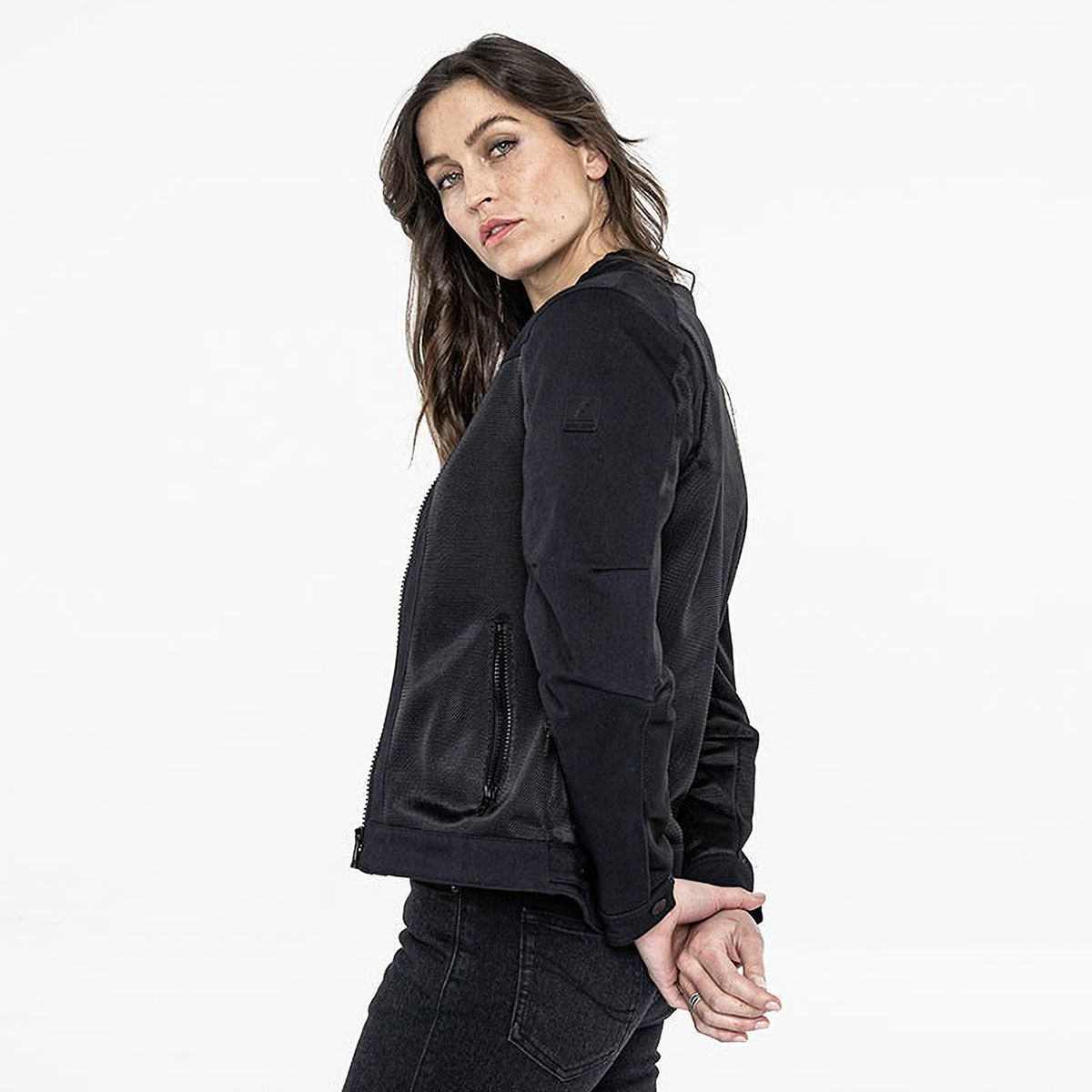 John Doe｜エアロ メッシュ ジャケット ウーマン｜ブラック｜モデル着用