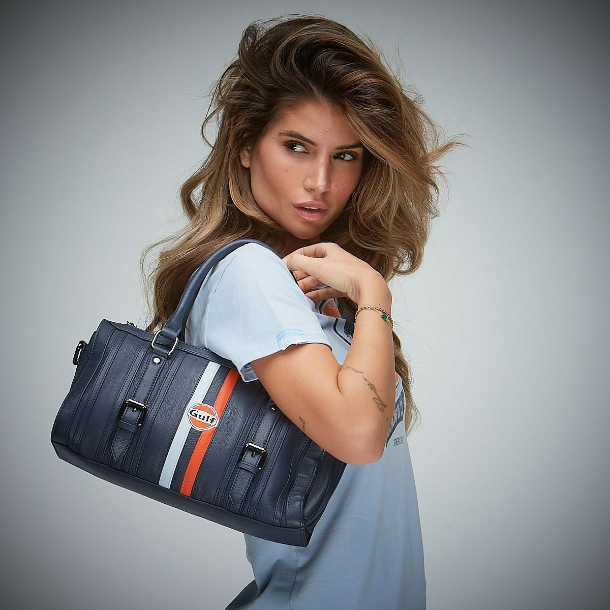 GULF｜ガルフ ボウリングバッグ｜ショルダーバッグ｜ネイビー｜使用イメージ