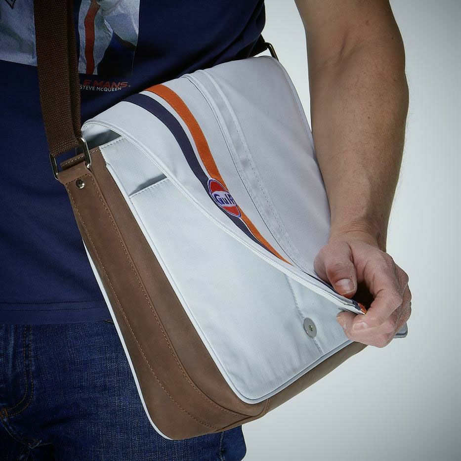 GULF｜ガルフ キャンバス シルバーストーンバッグ｜ショルダーバッグ｜ライトブルー｜使用イメージ