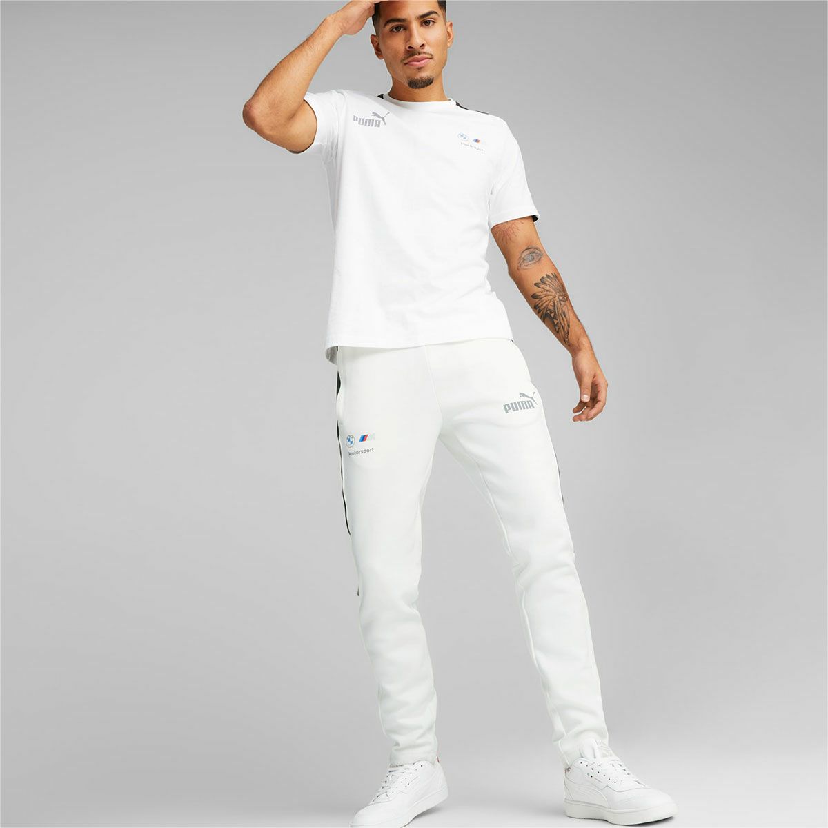 BMW PUMA｜BMW MMS MT7 Tシャツ｜ホワイト｜モデル着用