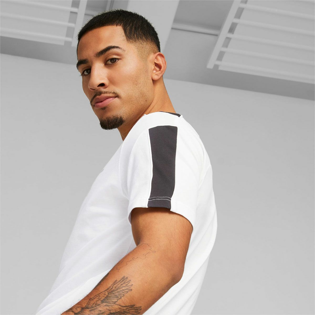 BMW PUMA｜BMW MMS MT7 Tシャツ｜ホワイト｜モデル着用