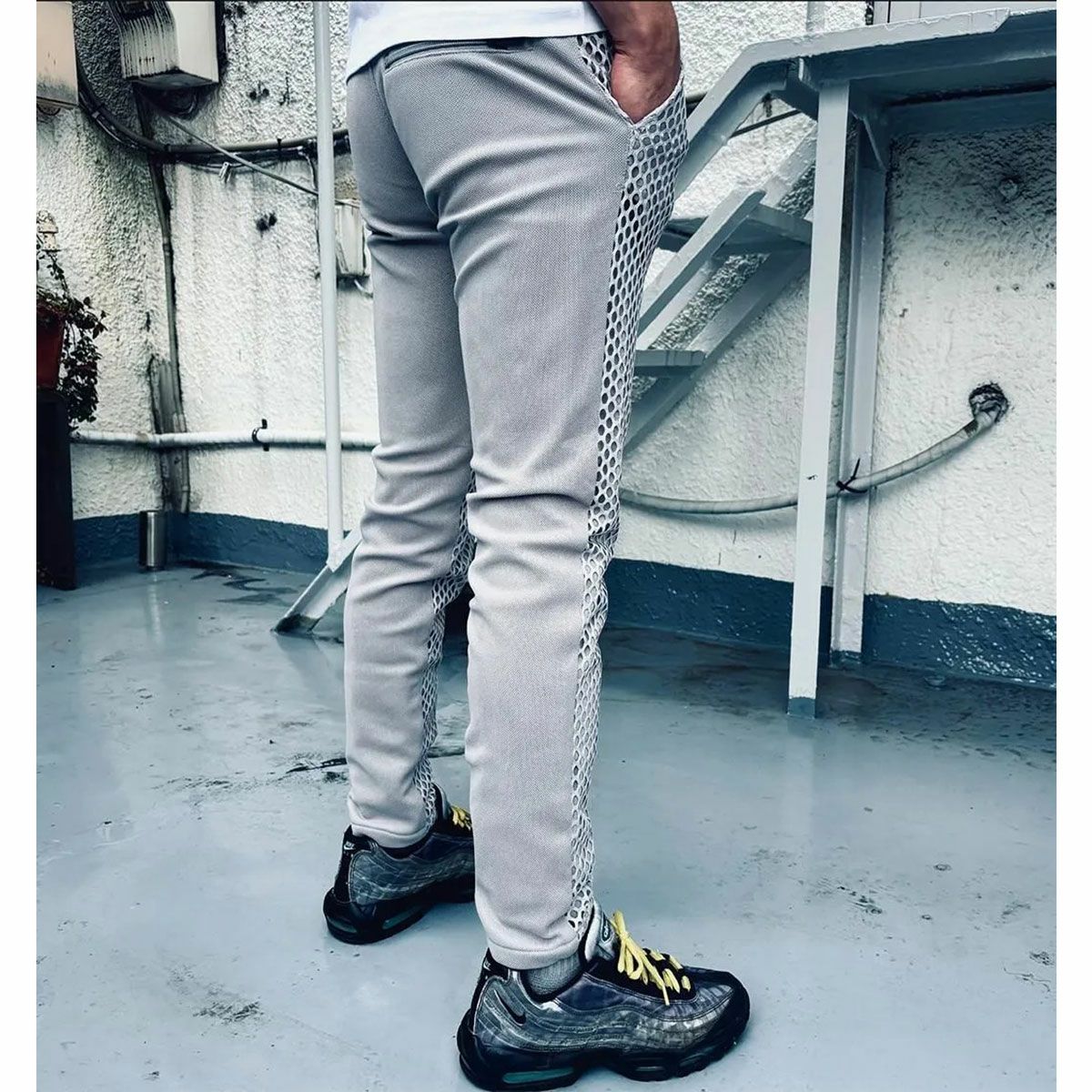 SHINICHIRO ARAKAWA｜マリエリア｜その他パンツ｜グレー｜モデル着用