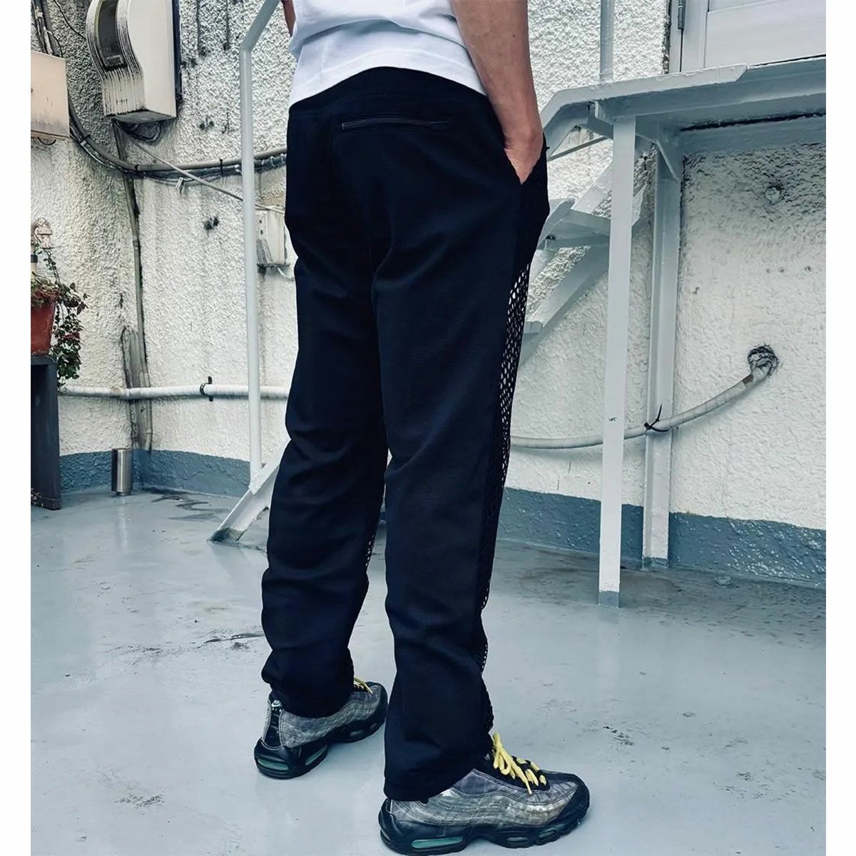 SHINICHIRO ARAKAWA｜マリエリア｜その他パンツ｜ブラック｜モデル着用