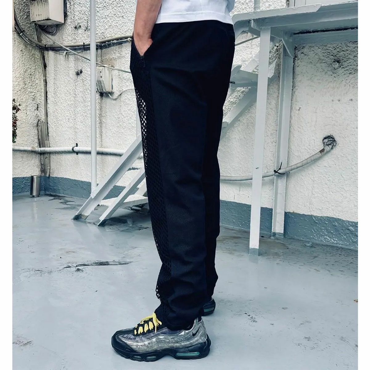 SHINICHIRO ARAKAWA｜マリエリア｜その他パンツ｜ブラック｜モデル着用