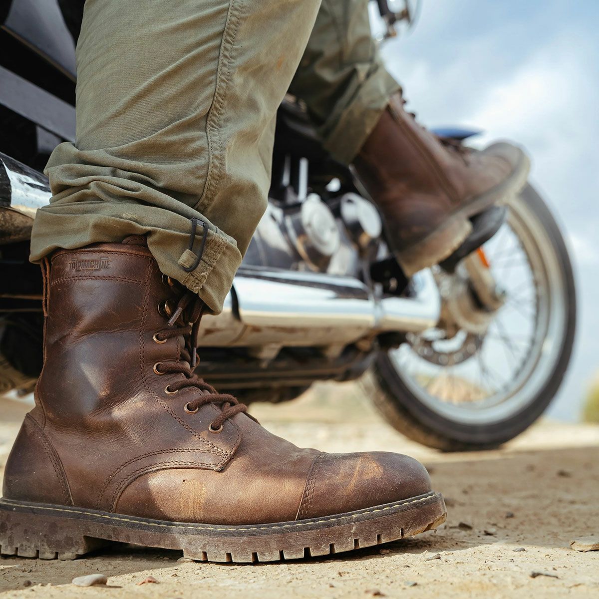 ブーツ ブルート | モトーリモーダ公式オンラインショップ