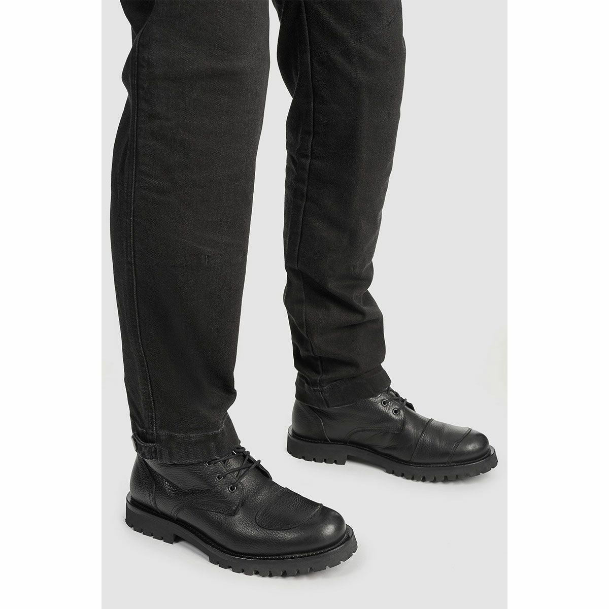 PANDO MOTO｜マーク ブラック AAA｜チノ・カーゴ｜ブラック｜モデル着用