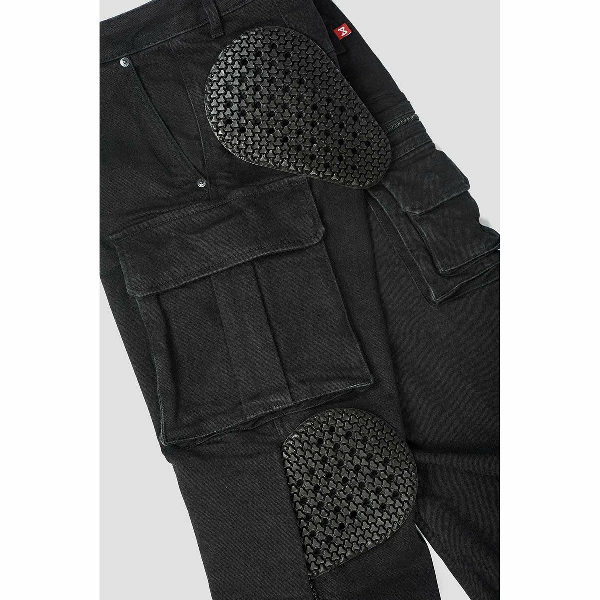 PANDO MOTO｜デザート カーゴ ブラック｜チノ・カーゴ｜ブラック｜モデル着用