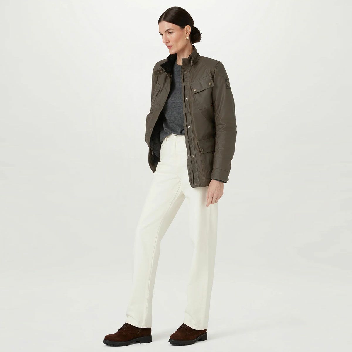 BELSTAFF｜トライアルマスター モーターサイクル ジャケット ウーマン｜ファブリック｜フォレストグリーン｜モデル着用