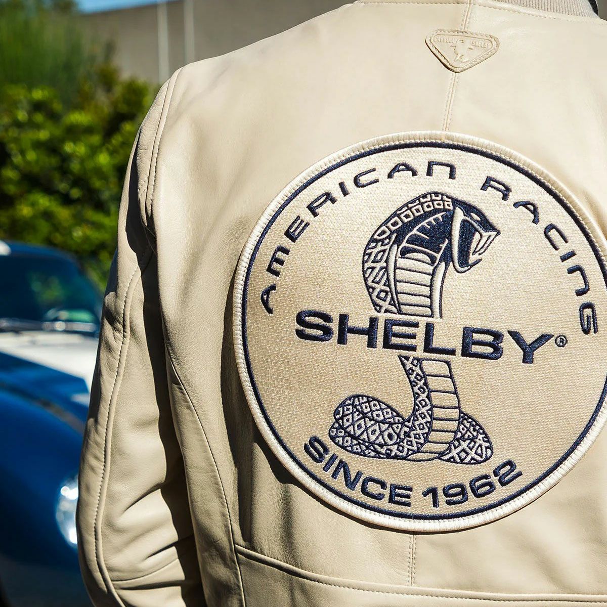CLASSIC LEGEND MOTORS｜キャロル シェルビー ”ダラス” ブルゾン｜レザー｜エクリュ｜モデル着用