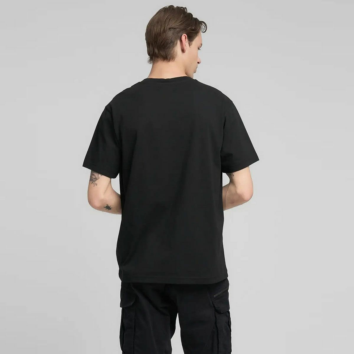 REPLAY｜タイガー プリント Tシャツ｜トップス｜ブラック｜モデル着用