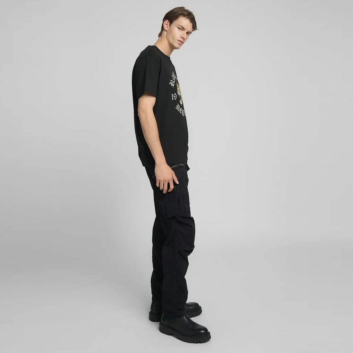 REPLAY｜タイガー プリント Tシャツ｜トップス｜ブラック｜モデル着用