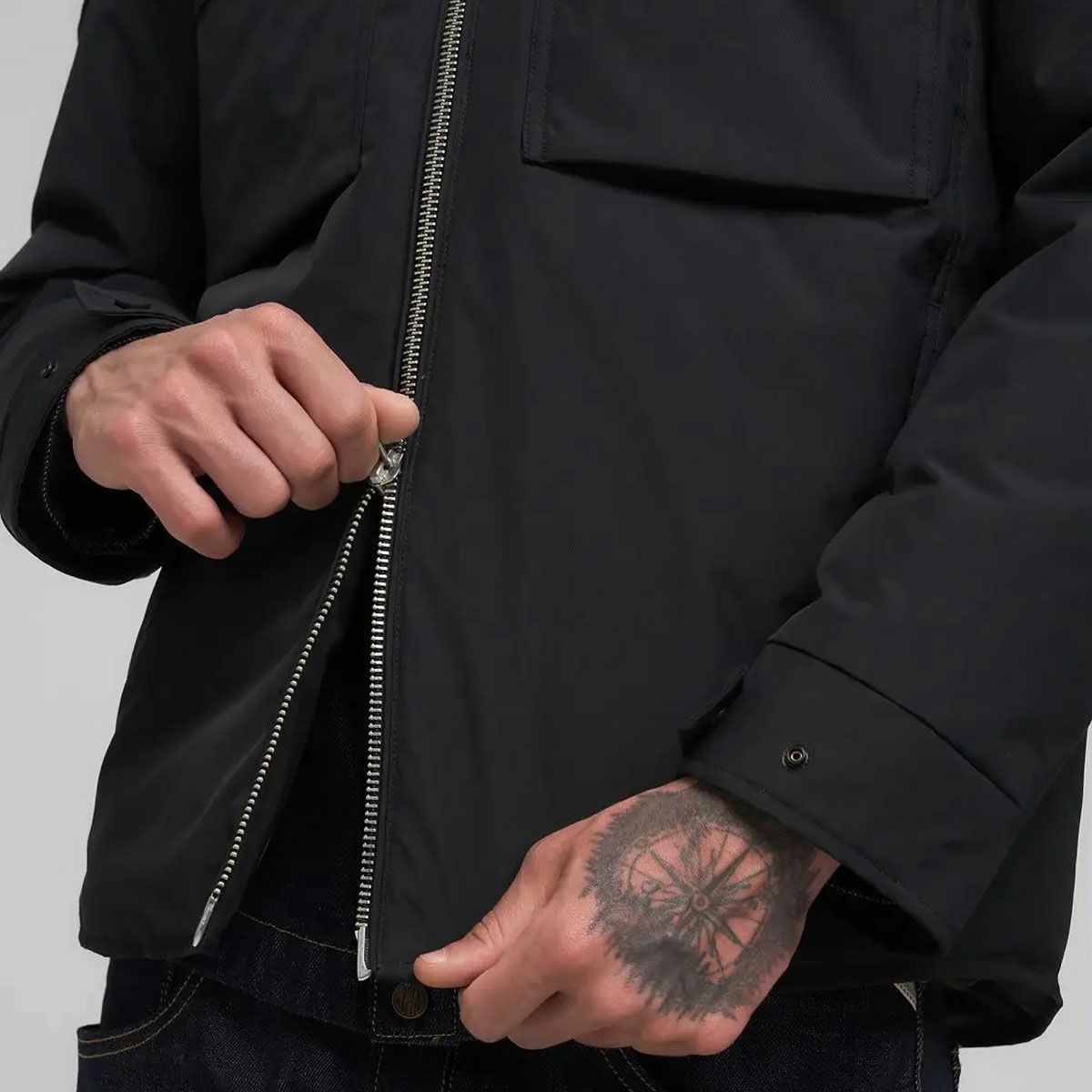 REPLAY｜パッチ ライダージャケット｜アウター｜ブラック｜モデル着用