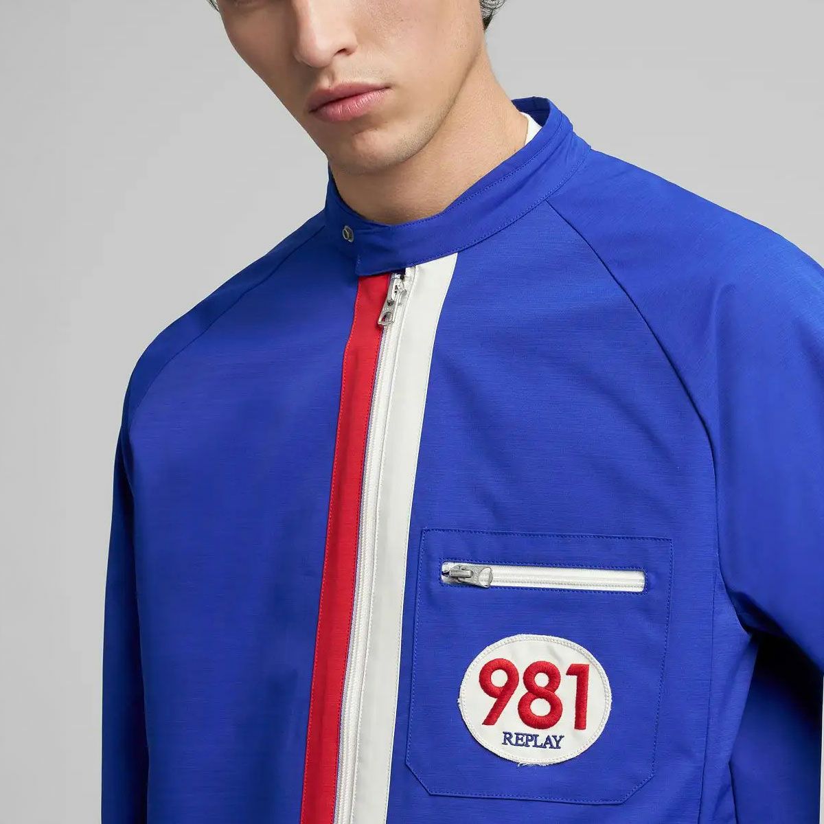 REPLAY｜コントラスト ディテール ジャケット｜アウター｜エレクトリック ブルー｜モデル着用