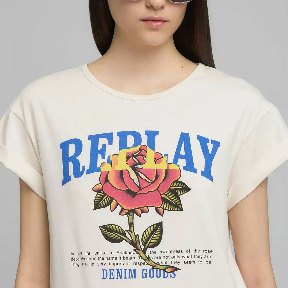 Replay｜ローズ アンド ロゴ プリント ジャージー Tシャツ｜トップス｜ウィンター ホワイト｜モデル着用