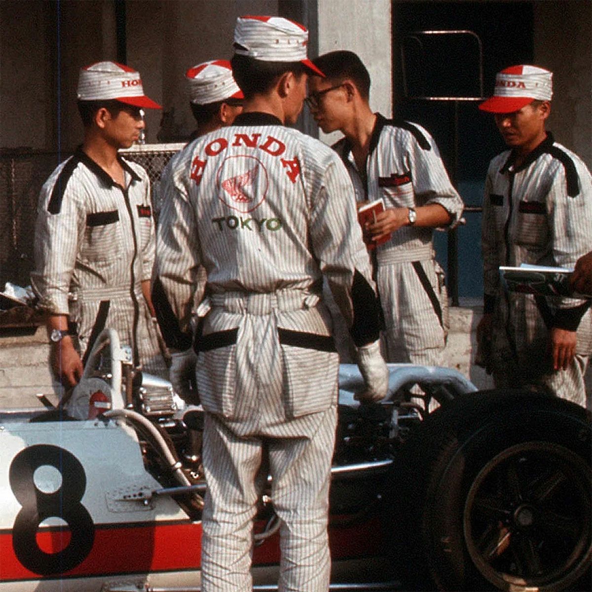 Honda Vintage Culture｜1966 ホンダ レーシング レプリカ メカニック ハット｜帽子｜レッド｜モデル着用