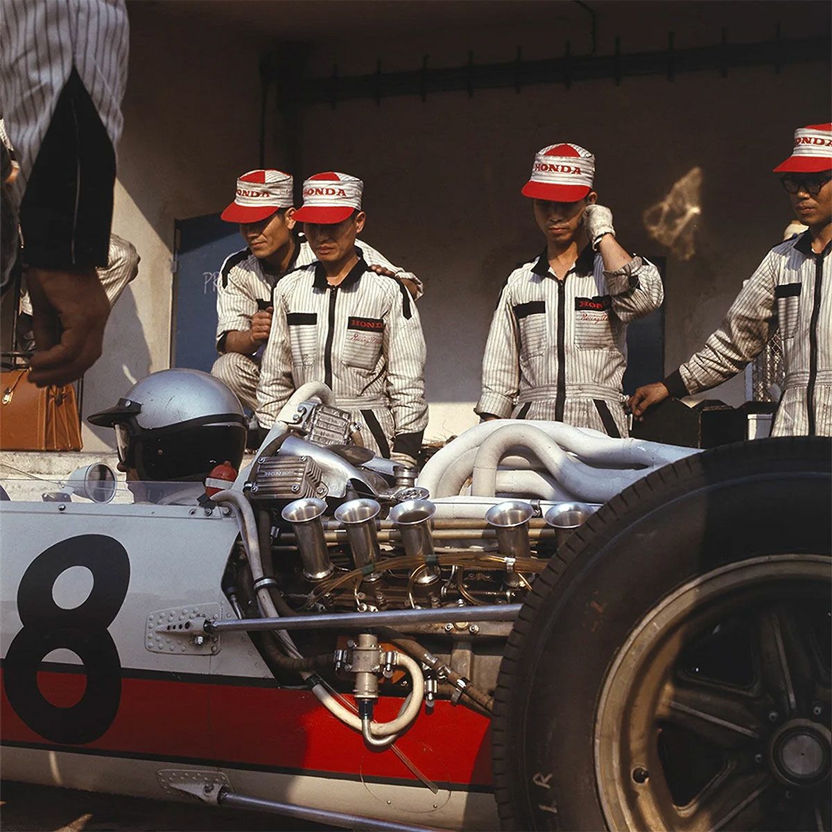 Honda Vintage Culture｜1966 ホンダ レーシング レプリカ メカニック ハット｜帽子｜レッド｜モデル着用