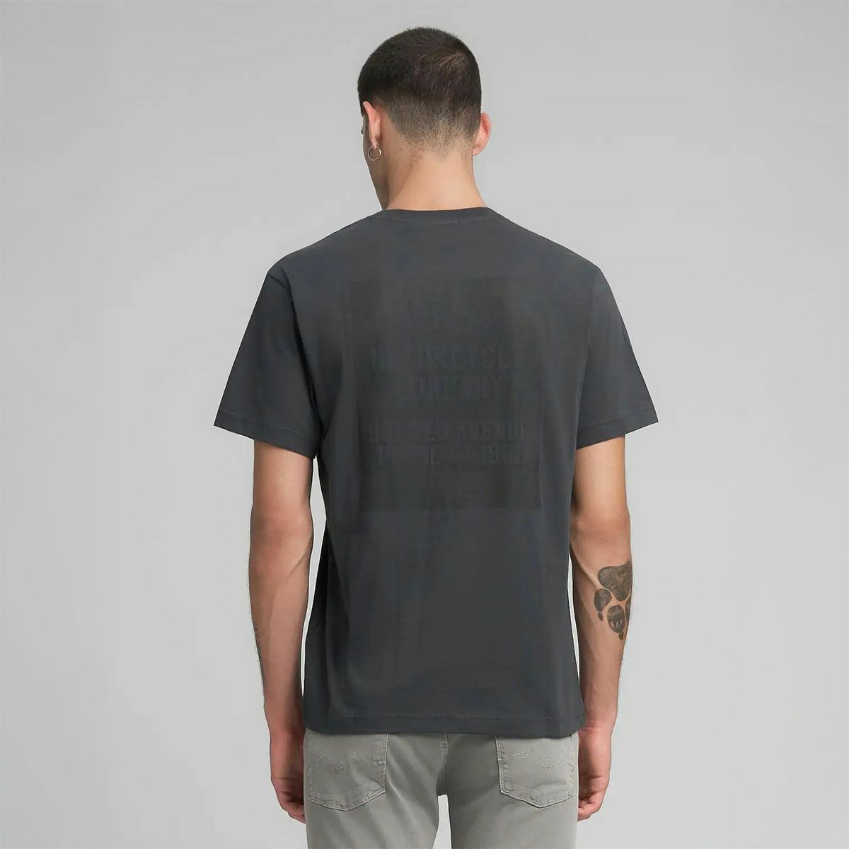 REPLAY｜フロント＆バック プリント Tシャツ｜トップス｜アイアン｜モデル着用