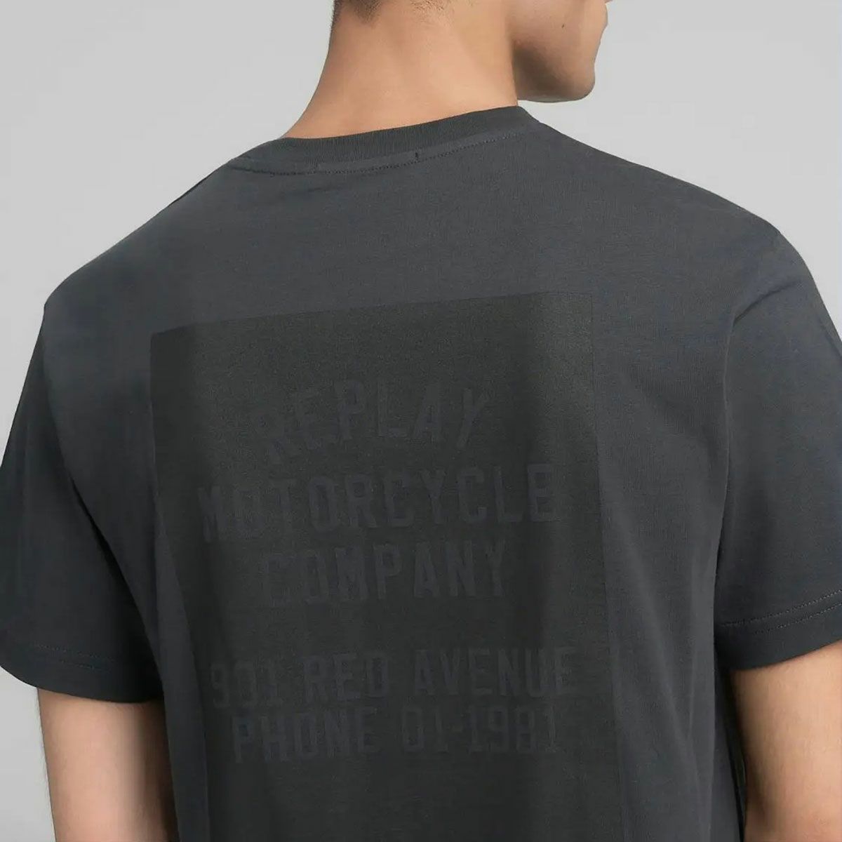 REPLAY｜フロント＆バック プリント Tシャツ｜トップス｜アイアン｜モデル着用