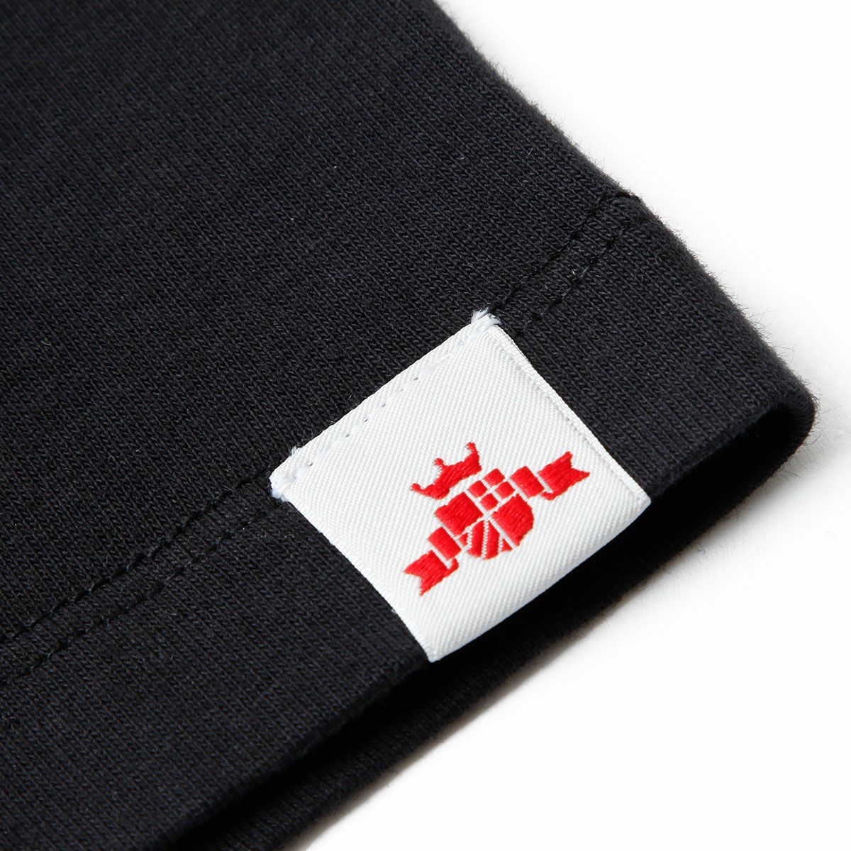 REPLAY｜"リプレイ ガレージ"チェスト プリント Tシャツ｜トップス｜ブラック