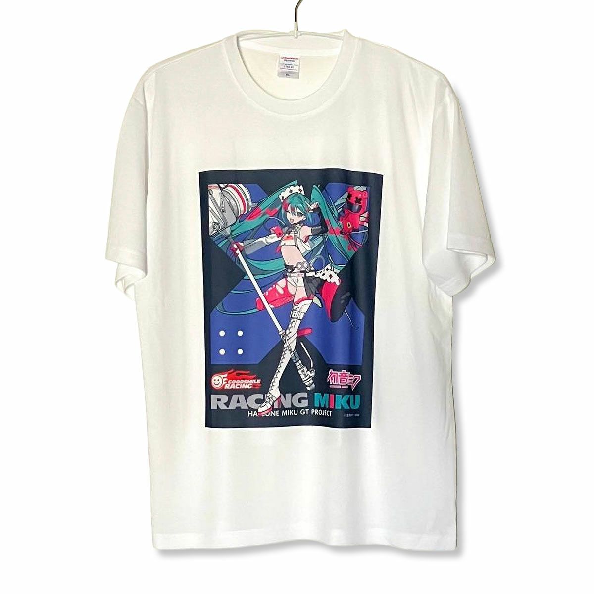 GOODSMILE RACING｜サーキットTシャツ レーシングミク 2025Ver. キービジュアルサイド｜ウェア