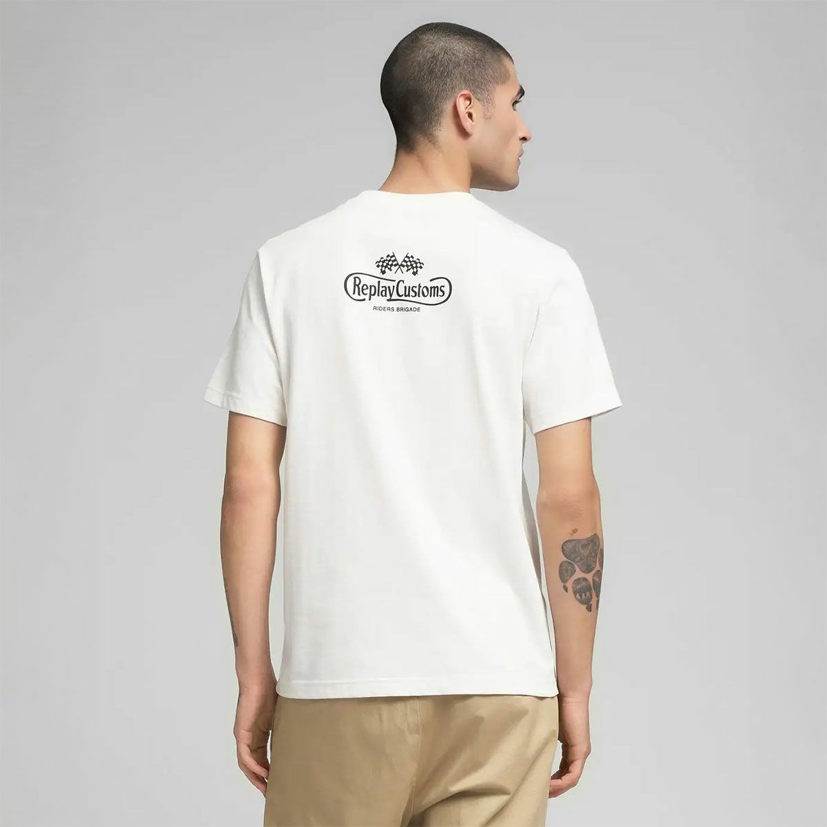 REPLAY｜ブレスト ポケット ＆ プリント ジャージー Tシャツ｜トップス｜ナチュラルホワイト｜モデル着用