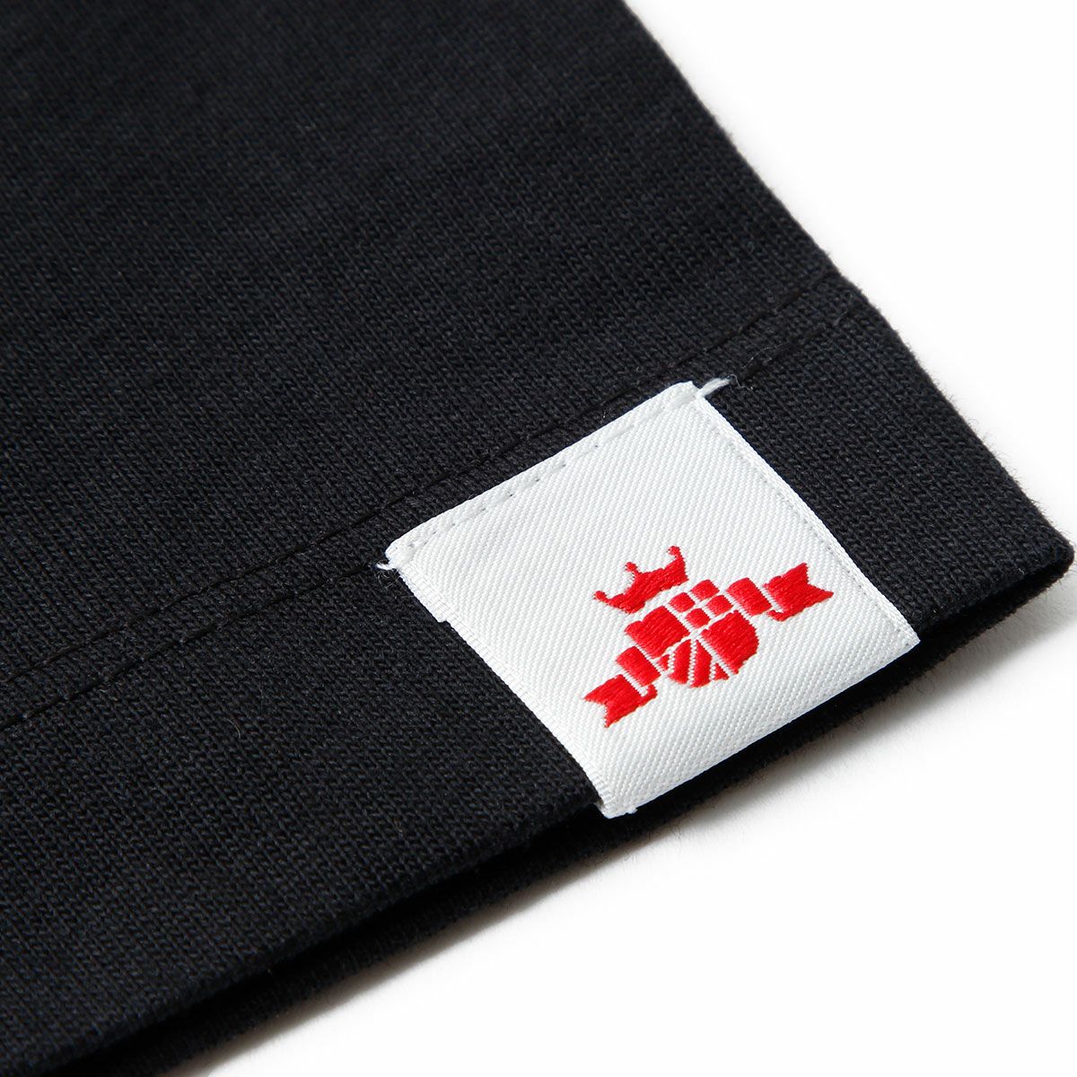 REPLAY｜エンボス エフェクト エンブロイダリー Tシャツ｜トップス｜ブラック