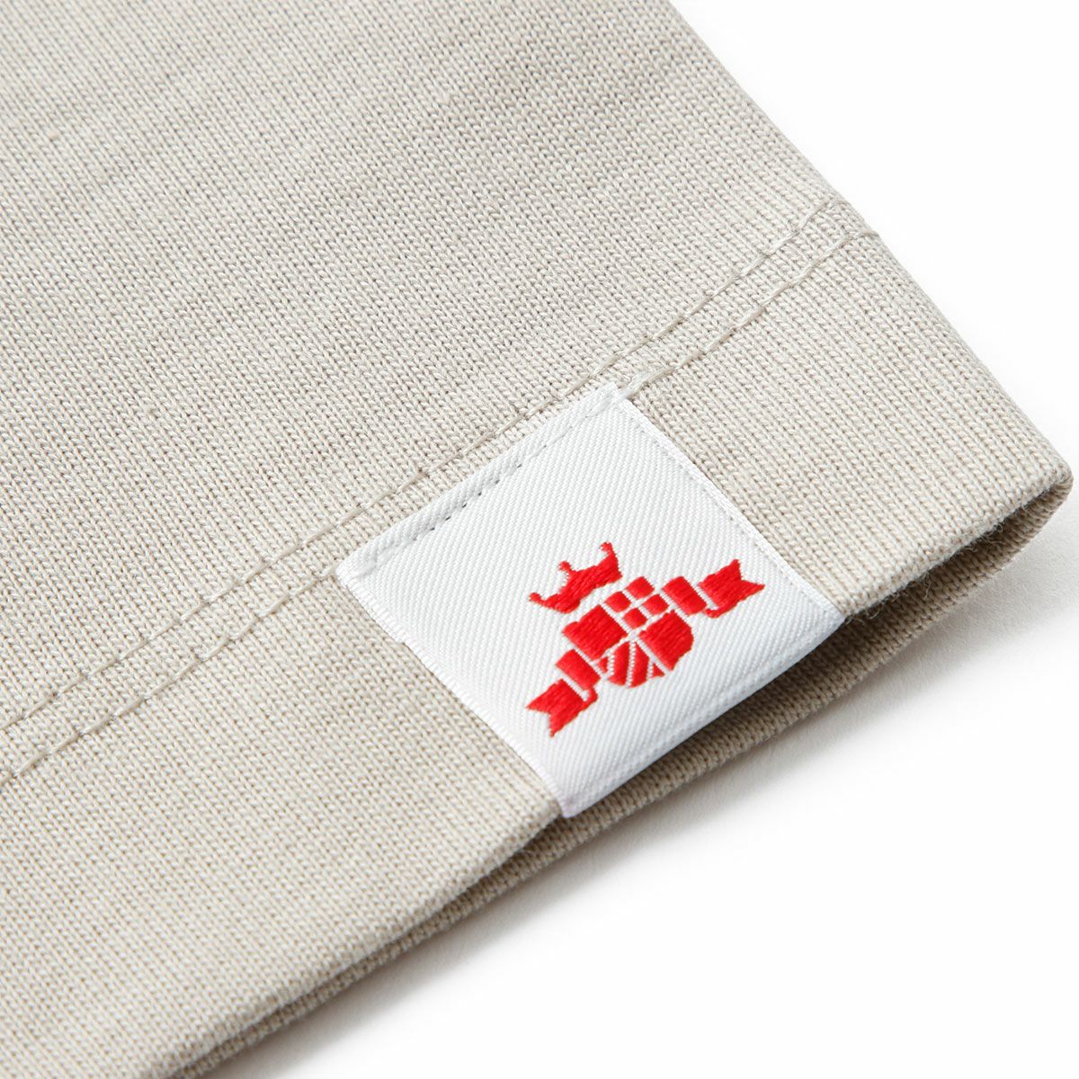 REPLAY｜エンボス エフェクト エンブロイダリー Tシャツ｜トップス｜サンド