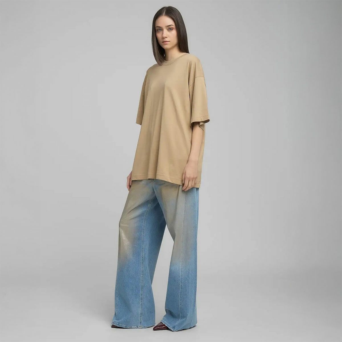 REPLAY｜ウエスタン プリント ボーイフィット Tシャツ｜トップス｜ストーンアイボリー｜モデル着用