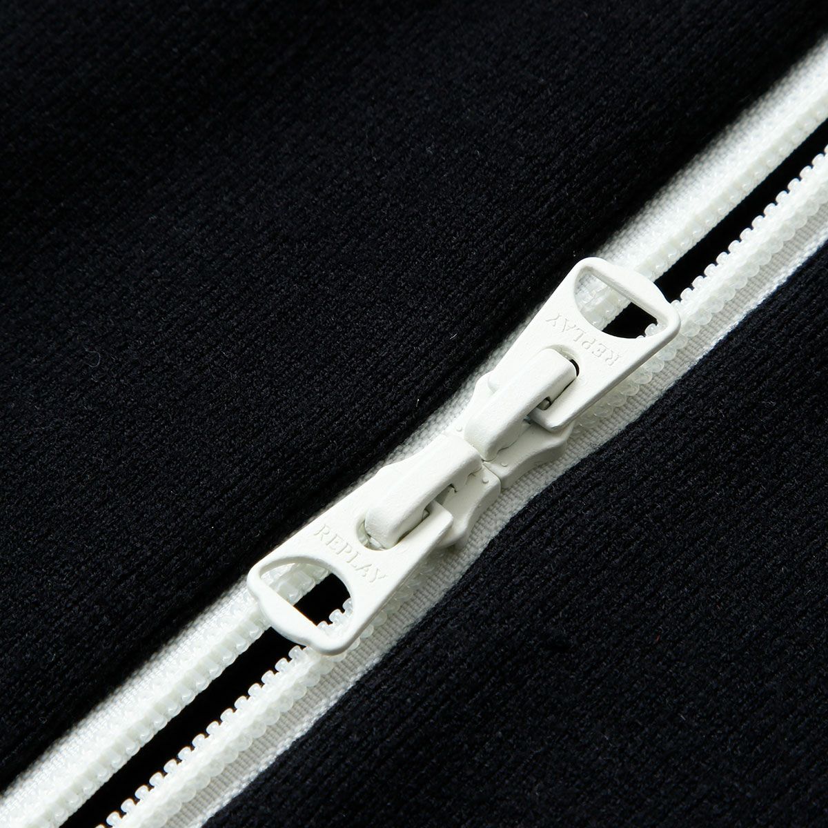 REPLAY｜ハイネック フルジップ ニット スウェットシャツ｜トップス｜ブラック