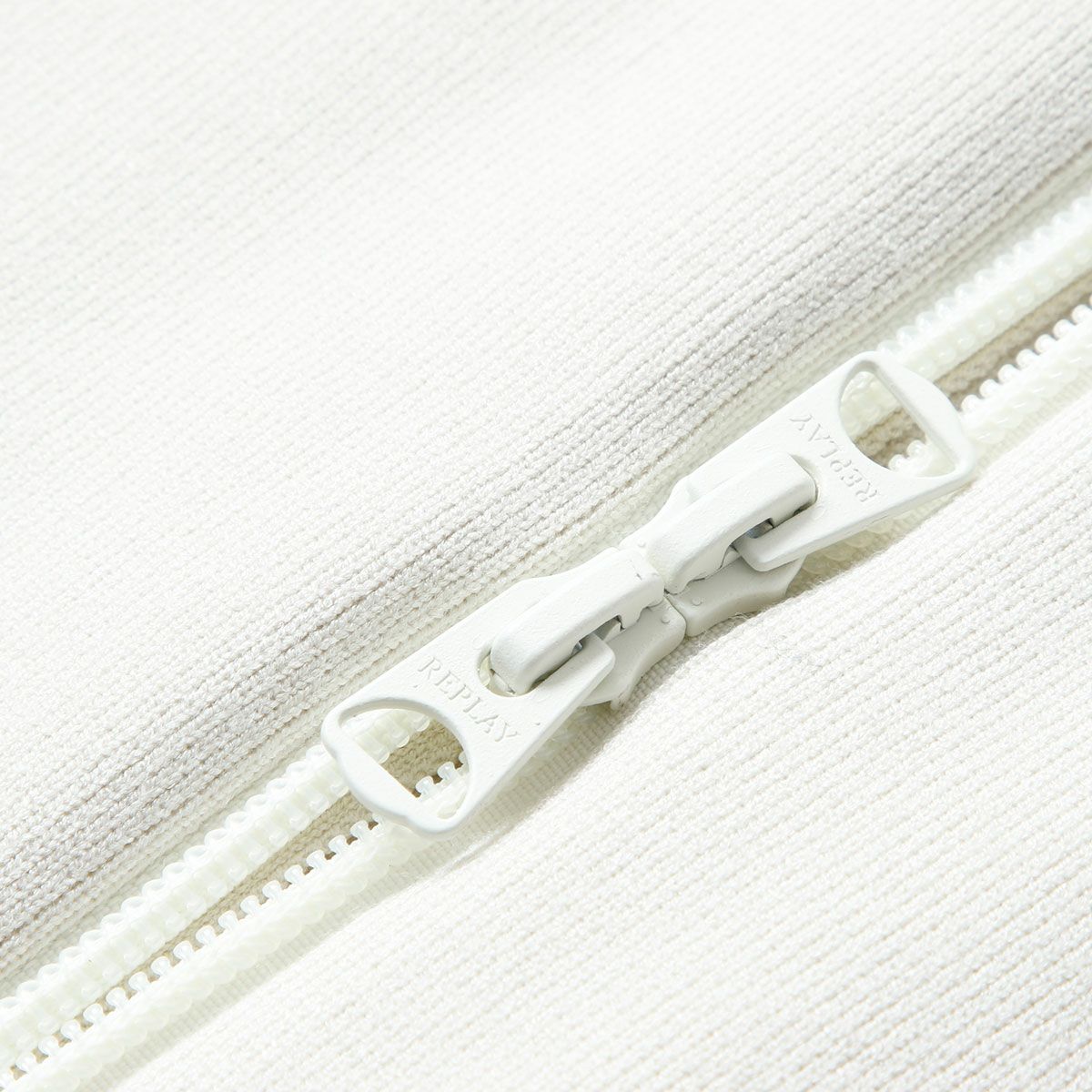 REPLAY｜ハイネック フルジップ ニット スウェットシャツ｜トップス｜スノーホワイト