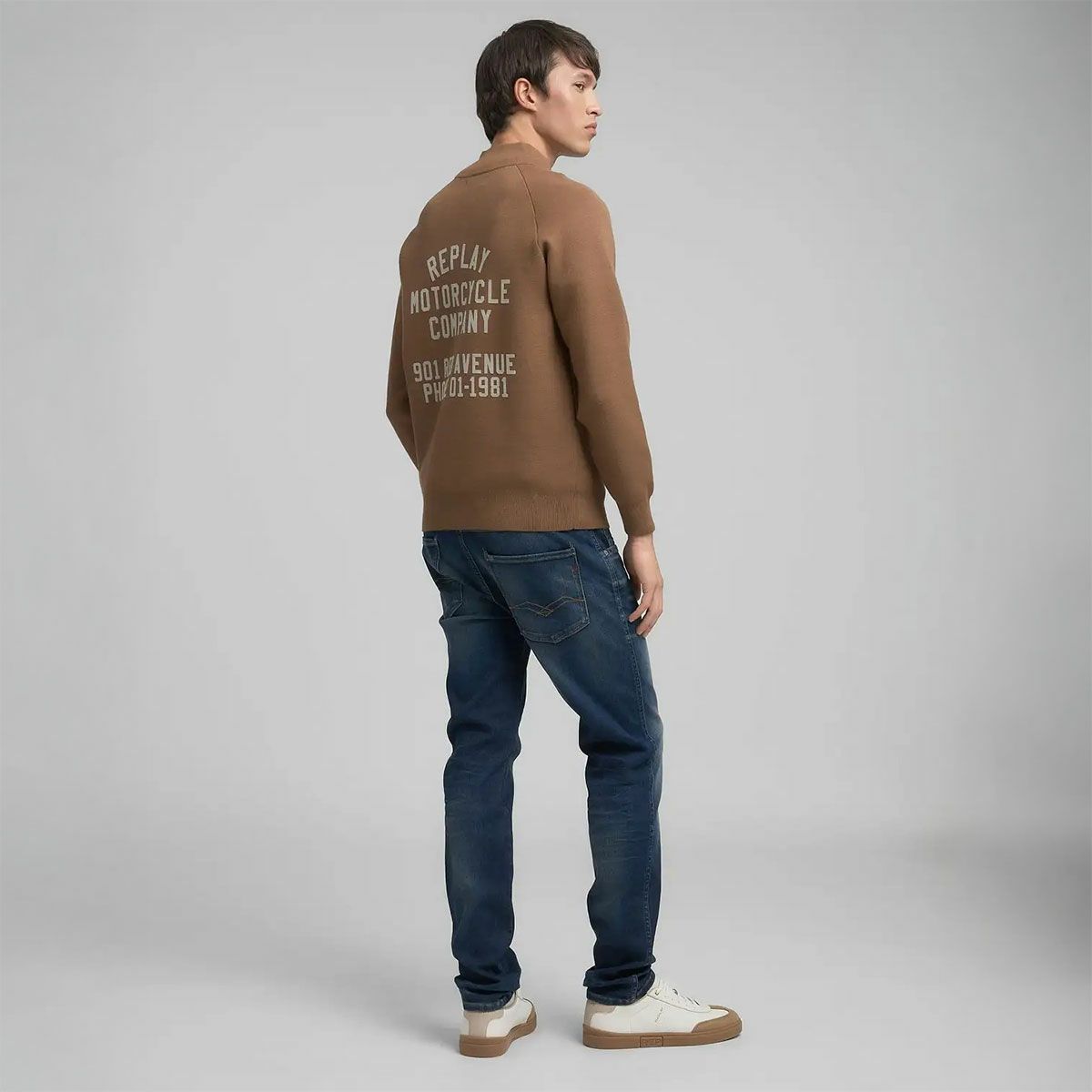 REPLAY｜ハイネック フルジップ ニット スウェットシャツ｜トップス｜タバコ｜モデル着用