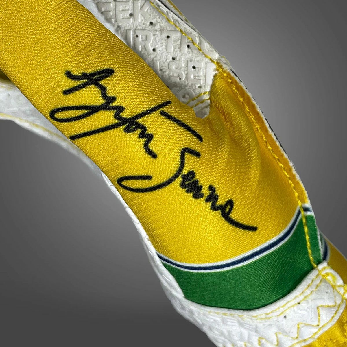 AyrtonSenna｜アイルトン・セナ × -273 レーシンググローブ｜グローブ｜イエロー｜モデル着用