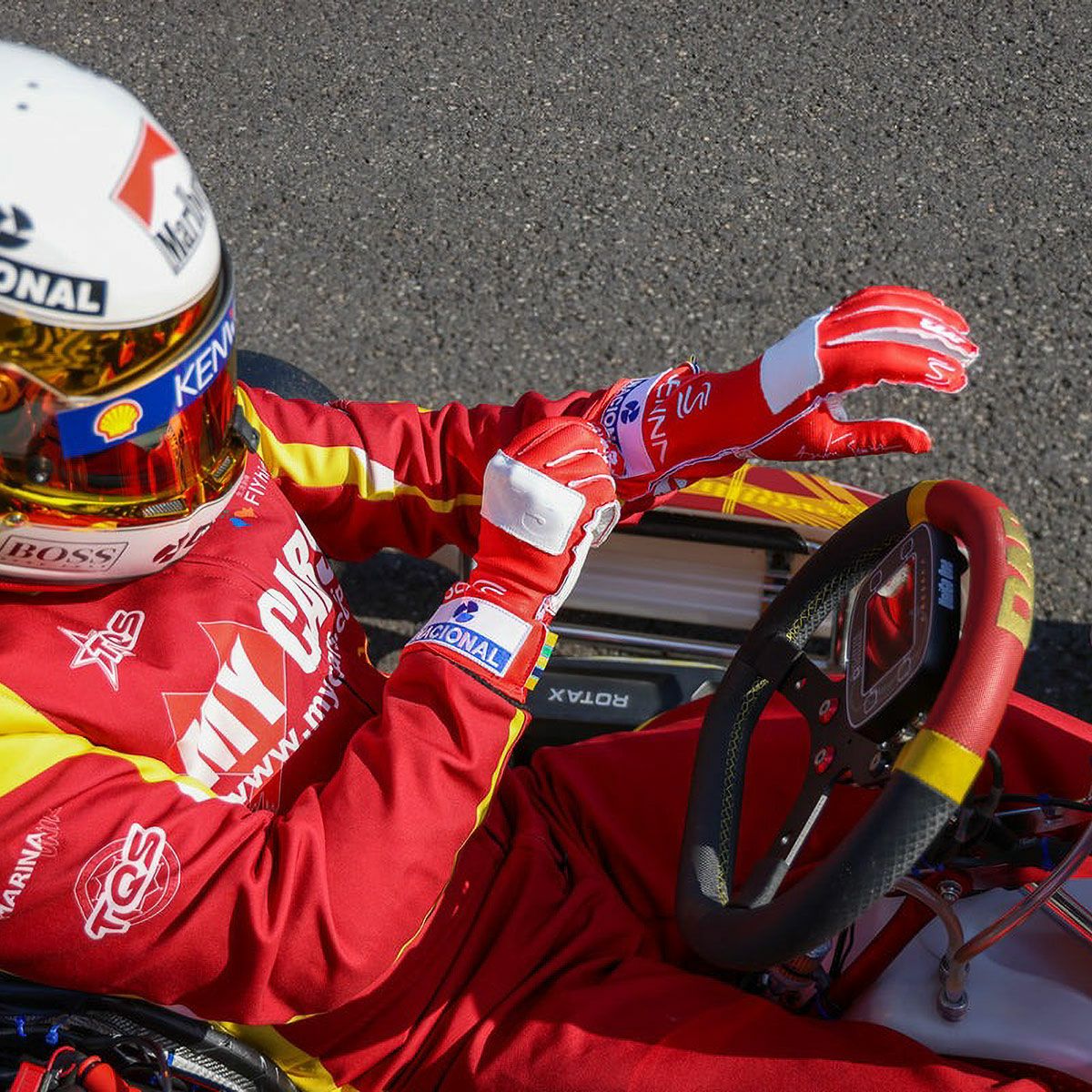 AyrtonSenna｜アイルトン・セナ × -273 レーシンググローブ｜グローブ｜レッド｜モデル着用