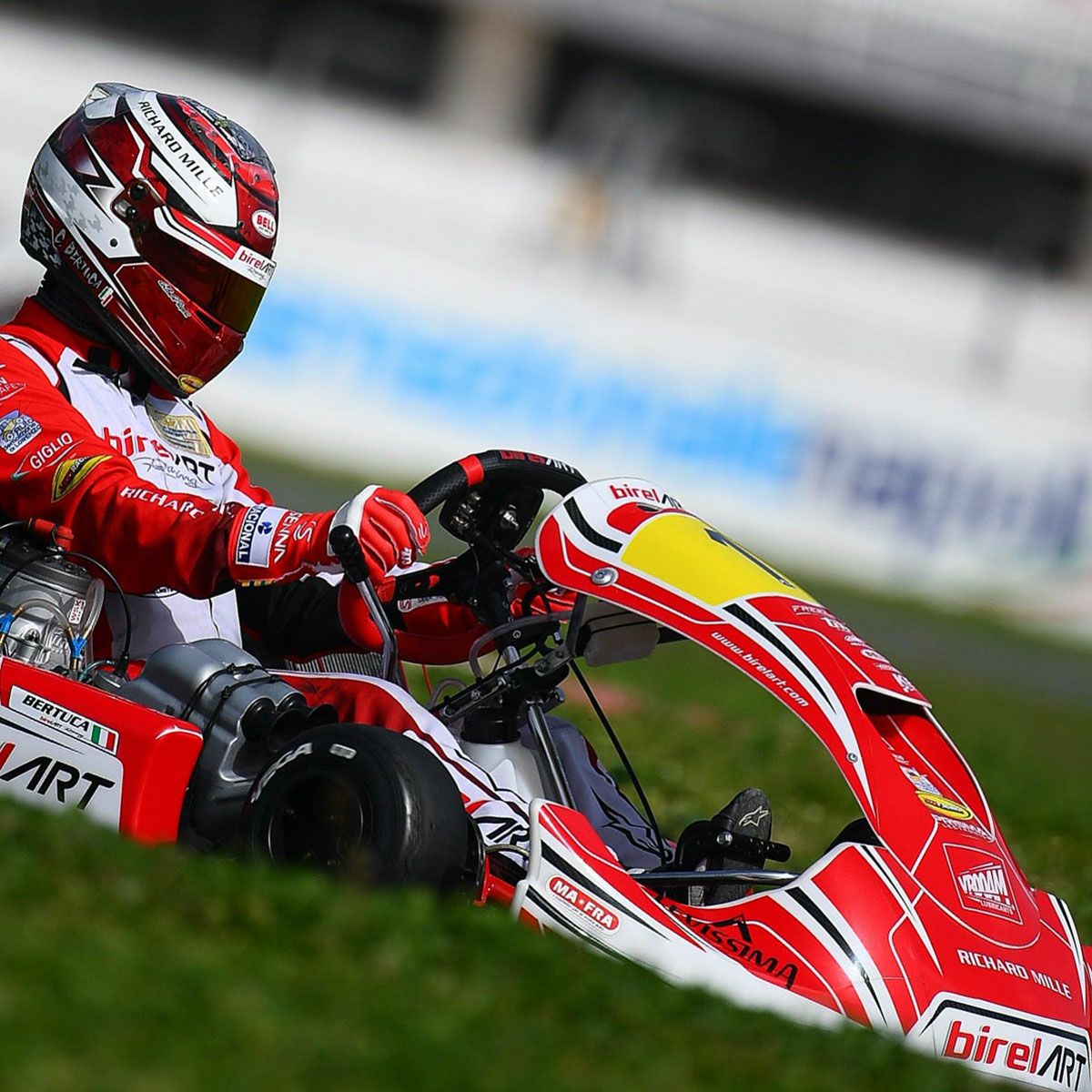 AyrtonSenna｜アイルトン・セナ × -273 レーシンググローブ｜グローブ｜レッド｜モデル着用