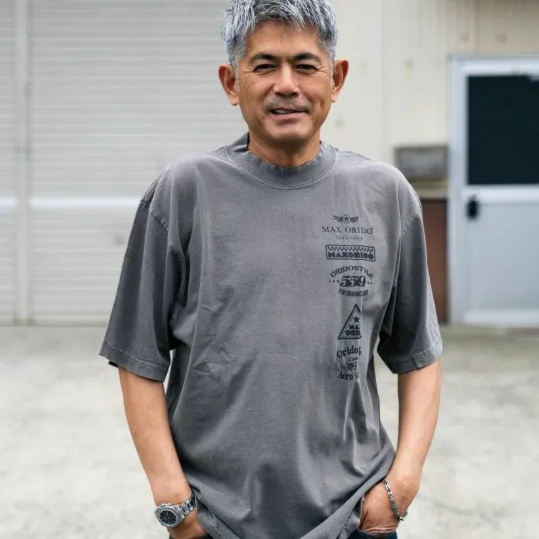 MAX ORIDO｜Max Orido x Shaka Wear Vintage Garment Dye Tシャツ｜ウェア｜セメントグレイ｜モデル着用