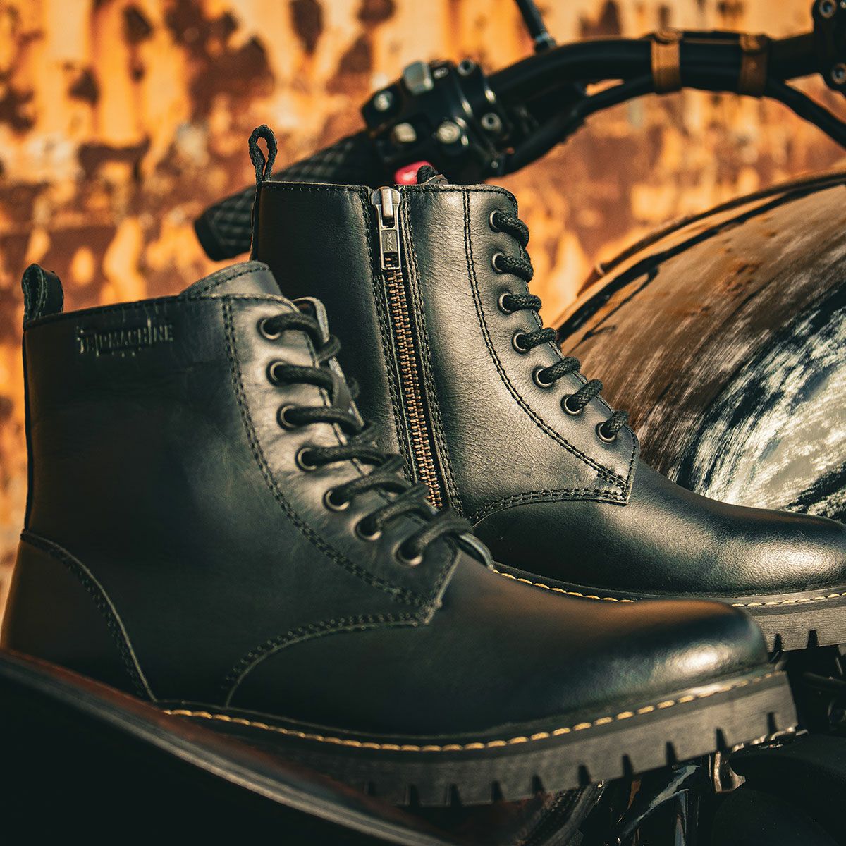 Trip Machine｜ヘルキャット ライディングブーツ ウーマン｜シューズ｜ブラック｜モデル着用