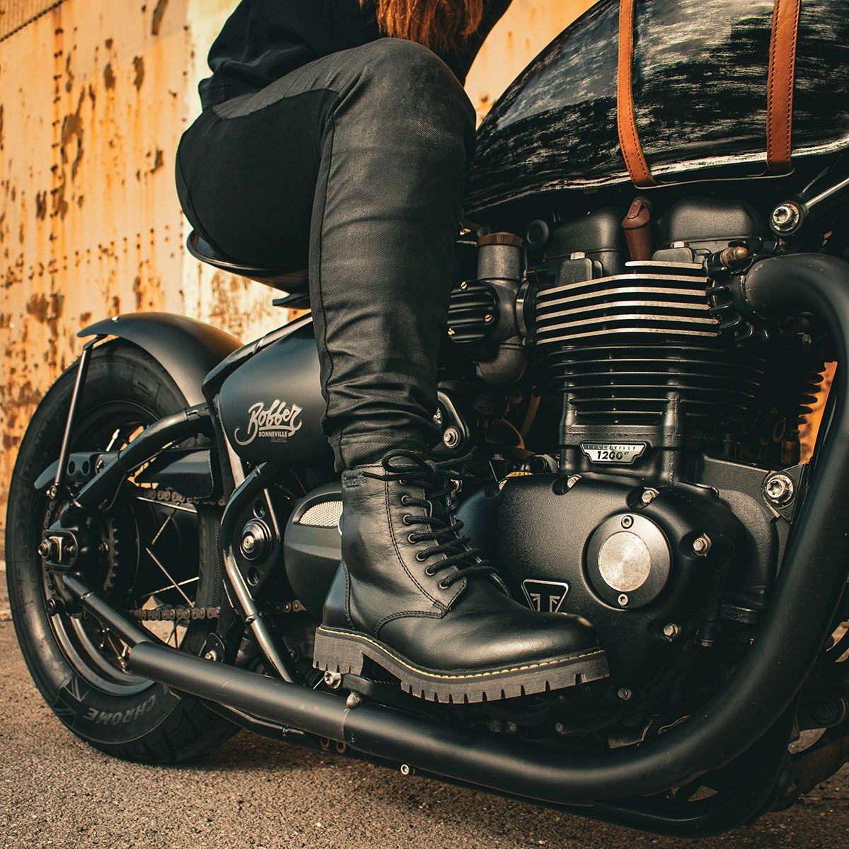 Trip Machine｜ヘルキャット ライディングブーツ ウーマン｜シューズ｜ブラック｜モデル着用